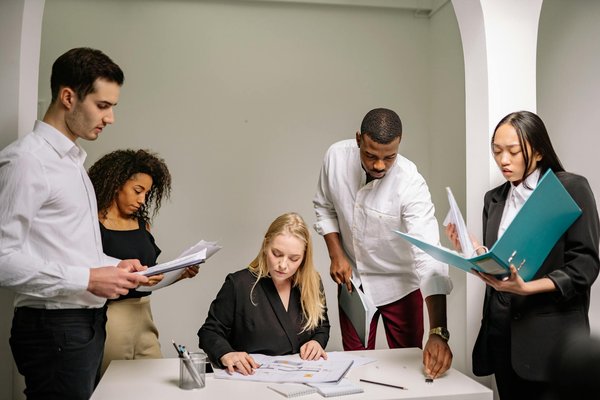 Descubre cómo preparar una sopa de pescado francesa con rouille casera auténtica y deliciosa.